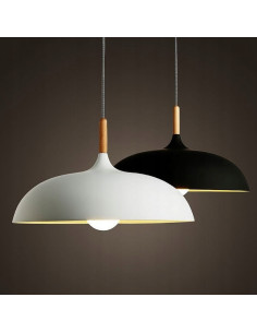 Loftowa lampa wisząca SAUCER z drewnianymi akcentami - czarna, idealna do nowoczesnych wnętrz. 2