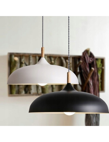 Lampa wisząca SAUCER – Nowoczesny design w białym kolorze z drewnianymi akcentami do kuchni i salonu