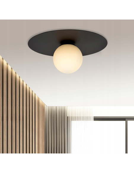 Lampa sufitowa SOLAR – nowoczesna kula z dyskiem, elegancka i uniwersalna, idealna do biura i jadalni.