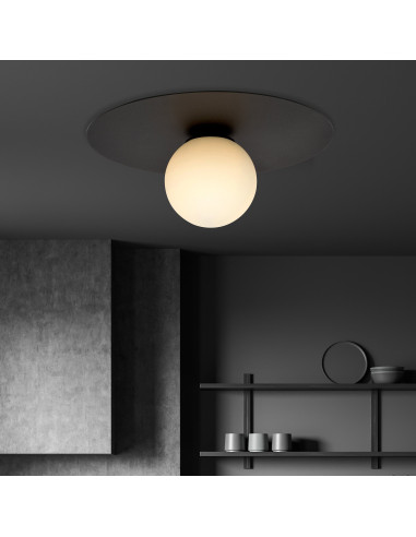 Lampa sufitowa SOLAR – nowoczesna kula z dyskiem, elegancka i uniwersalna, idealna do biura i jadalni.