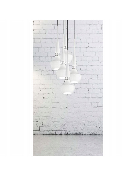 Lampa wisząca Tasos - nowoczesny żyrandol w białym kolorze z chromowanymi detalami do stylowych wnętrz