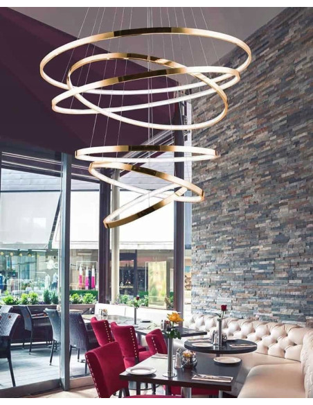 Lampa wisząca WHEEL 6 LONG DIMM w złotym kolorze – nowoczesny design z trójwymiarową strukturą dla eleganckiego wnętrza