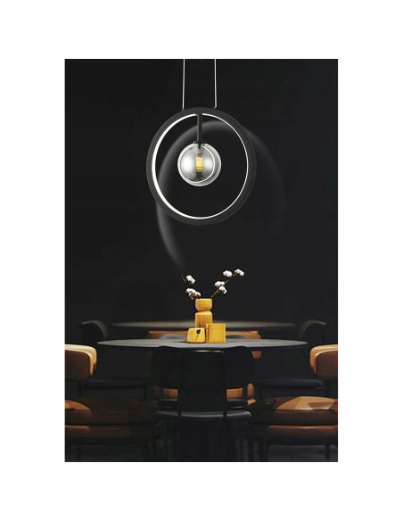 Lampa wisząca Omaha LED w stylu minimalistycznym - czarna, regulowana 40-120 cm, idealna do nowoczesnych wnętrz.