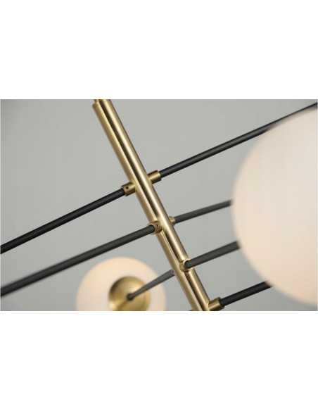 Lampa wisząca Oviedo z 8 białymi kloszami i złotą konstrukcją - eleganckie oświetlenie do wnętrz nowoczesnych.