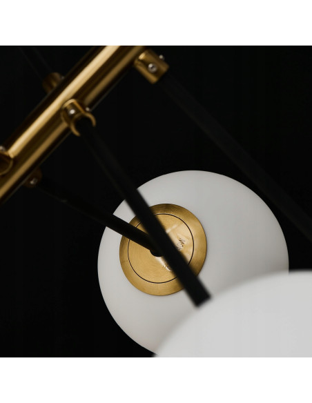Lampa wisząca Oviedo 6 - Nowoczesna złota elegancja z białymi kloszami, idealna do biura i stylowych wnętrz.