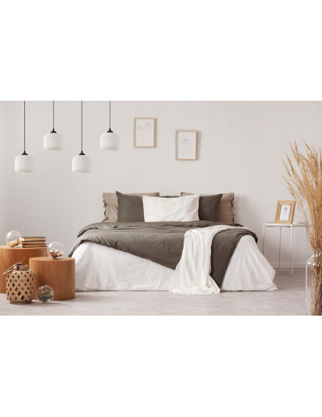 Lampa sufitowa RIFFLE - nowoczesne szklane klosze na eleganckiej podsufitce, idealna do każdego wnętrza.