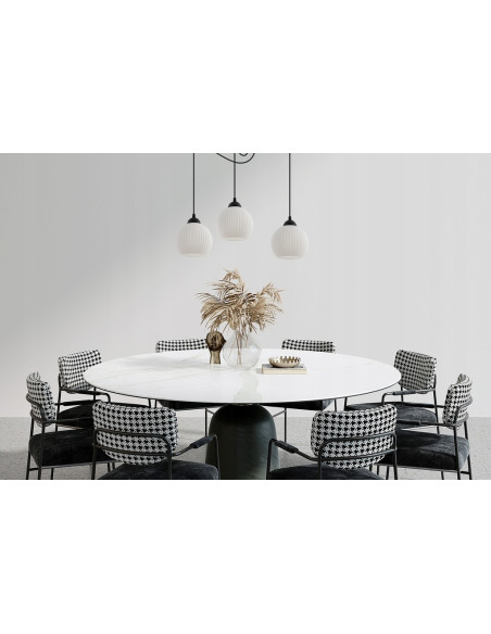 Lampa wisząca RIFFLE z regulacją długości, elegancka w bieli i czerni, idealna do nowoczesnych wnętrz