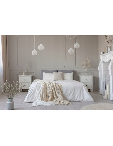 Lampa sufitowa RIFFLE w stylu skandynawskim z szklanymi kloszami - eleganckie oświetlenie do wnętrz