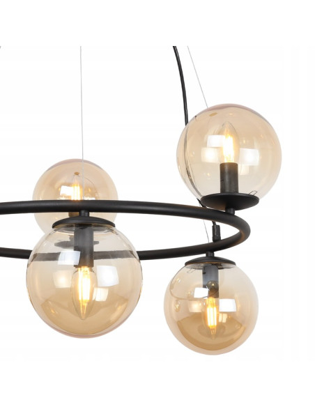 Lampa wisząca AURA z czarnym stelażem i miodowymi kloszami – elegancka i nowoczesna do salonu, kuchni i jadalni.