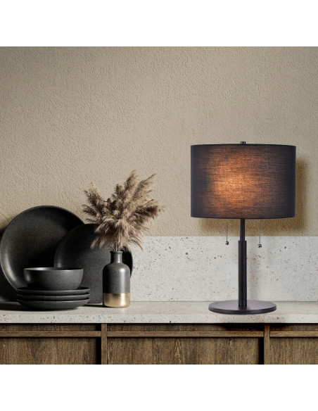 Elegancka lampa nocna Fogo z czarnym abażurem - stylowe oświetlenie do sypialni i biura, doskonałe do nowoczesnych wnętrz