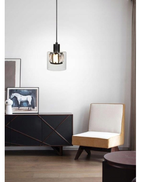 Nowoczesna lampa wisząca Elmo z czarnym kryształowym kloszem - eleganckie oświetlenie do kuchni i jadalni.