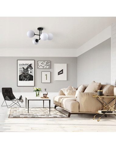 Lampa sufitowa ROMA z czterema białymi kulami - eleganckie oświetlenie do salonu, jadalni i sypialni