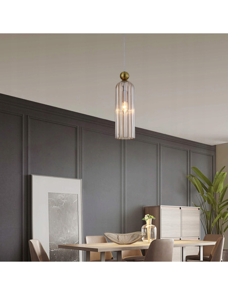 Elegancka lampa wisząca PIEGA w złotym kolorze z otwartym kloszem - idealna do jadalni i salonu.