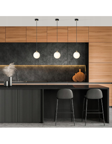 Lampa wisząca ROYAL, minimalistyczna kula biała z złotymi akcentami, eleganckie oświetlenie do salonu i kuchni