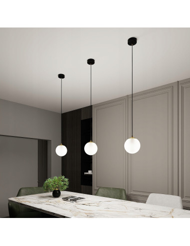 Lampa wisząca ROYAL, minimalistyczna kula biała z złotymi akcentami, eleganckie oświetlenie do salonu i kuchni