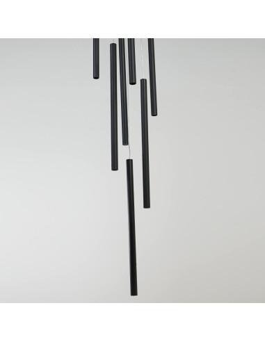 Nowoczesna lampa wisząca Lungo 7, czarna, z regulacją wysokości – eleganckie oświetlenie do salonu i biura.