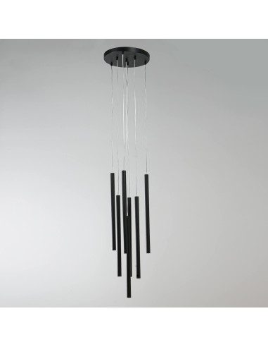 Nowoczesna lampa wisząca Lungo 7, czarna, z regulacją wysokości – eleganckie oświetlenie do salonu i biura.