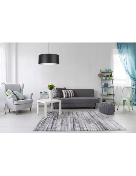 Lampa wisząca SHADE z eleganckim abażurem, efektowne oświetlenie do salonu i sypialni, kolor czarny, stylowy design.