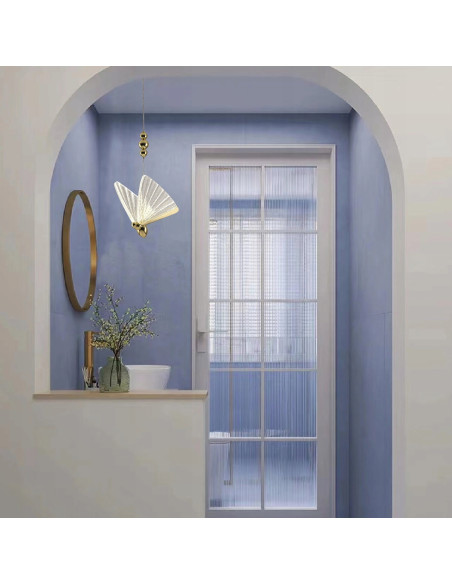 Lampa wisząca Mariposa z LED, kryształowe skrzydła, zmienna barwa światła, elegancka do biura i salonu