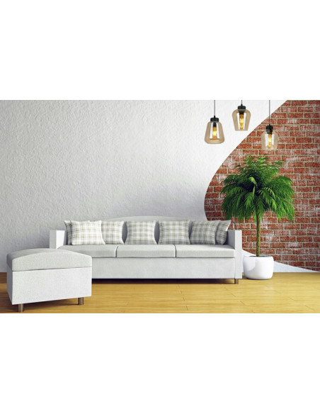 Elegancka lampa wisząca RIJEKA w kolorze bursztynowym z trzema kloszami, idealna do biura, jadalni i salonu.