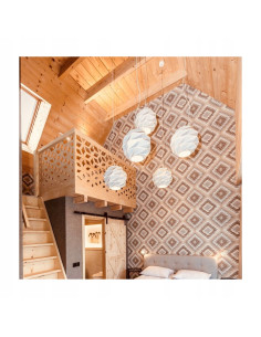 Nowoczesna lampa wisząca Reus E27 kula z metalowymi prześwitami, elegancka biała do salonu i jadalni 2