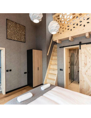 Nowoczesna lampa wisząca Reus E27 kula z metalowymi prześwitami, elegancka biała do salonu i jadalni