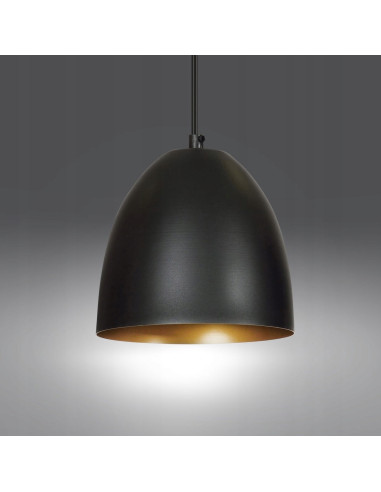 Owalna lampa wisząca LENOX z metalowym kloszem, złotym wnętrzem - idealna do nowoczesnych wnętrz.