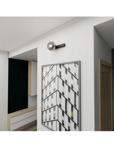 Lampa FIT w stylu industrialnym, czarna kula o nowoczesnym designie do sypialni i korytarzy.