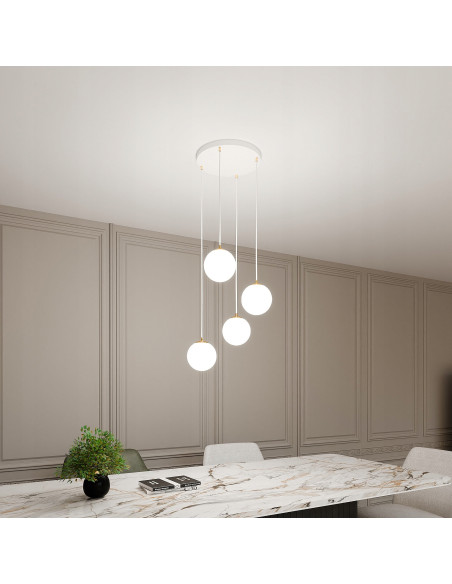 Lampa sufitowa LEVEL - nowoczesny żyrandol w białych kulach ze złotymi akcentami, eleganckie oświetlenie ROYAL.