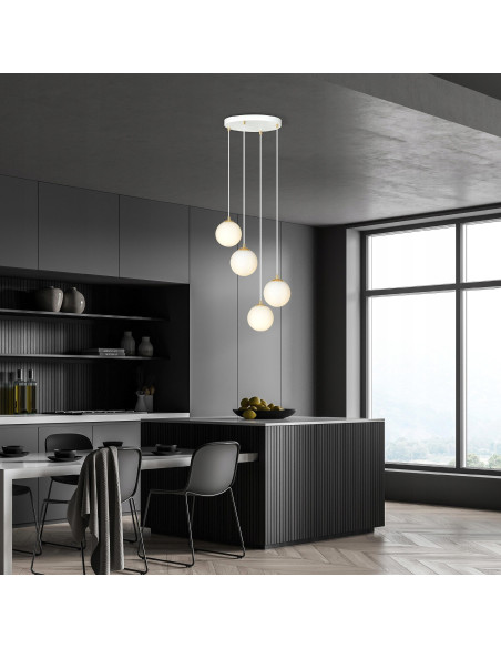 Lampa sufitowa LEVEL - nowoczesny żyrandol w białych kulach ze złotymi akcentami, eleganckie oświetlenie ROYAL.