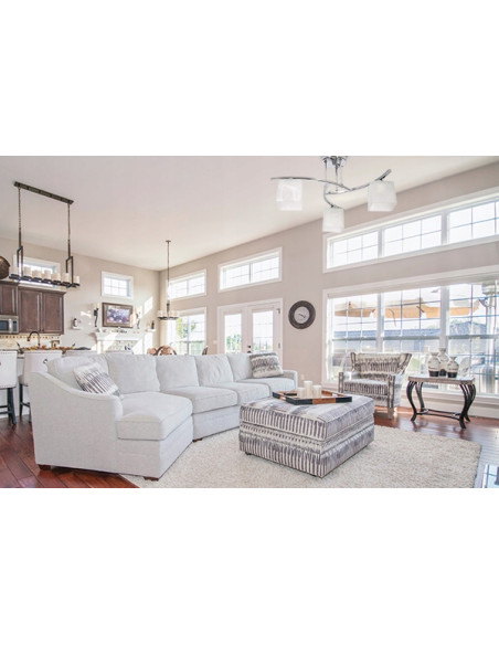 Nowoczesny plafon sufitowy Dasti 3 - srebrny, z 3 białymi kloszami, idealny do korytarza i różnych wnętrz