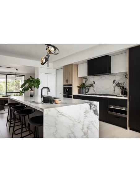 Lampa sufitowa Ronda w czarnym i złotym kolorze, regulowana wysokość, eleganckie klosze szklane E27, 2 punkty świetlne