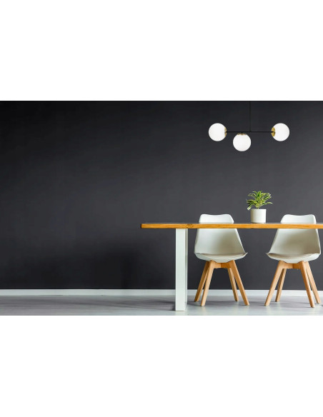 Nowoczesny plafon Palermo z czarną ramą i trzema białymi kloszami E14 - elegancka lampa do stylowych wnętrz