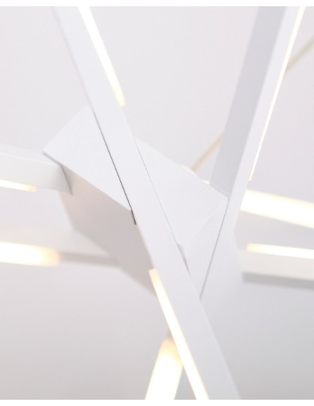 Elegancki żyrandol LED Spider w białym kolorze, 200 cm, nowoczesne oświetlenie do salonu, stylowe akcenty wnętrzarskie.