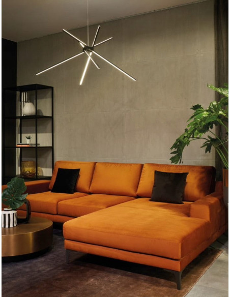 Elegancki żyrandol LED Spider w białym kolorze, 200 cm, nowoczesne oświetlenie do salonu, stylowe akcenty wnętrzarskie.