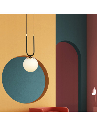 Lampa wisząca GLAM 1 – szklana kula z złotymi akcentami, elegancki dodatek do nowoczesnych wnętrz