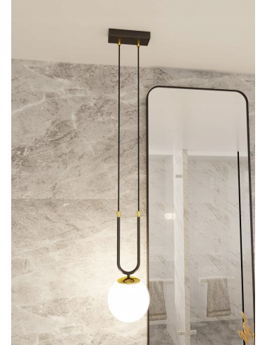 Lampa wisząca GLAM 1 – szklana kula z złotymi akcentami, elegancki dodatek do nowoczesnych wnętrz