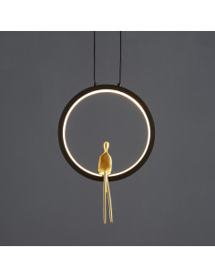 Lampa wisząca AMICI w mosiężnym wykończeniu - elegancki detal do nowoczesnych wnętrz, regulowana wysokość. 2