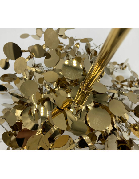 Lampa wisząca MONETTI w złotym kolorze, nowoczesne oświetlenie do eleganckich wnętrz i przestrzeni komercyjnych.