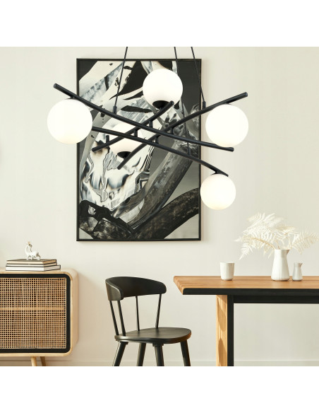 Nowoczesna lampa wisząca w stylu skandynawskim ESSA 5, czarna z białymi kloszami do jadalni i eleganckich wnętrz