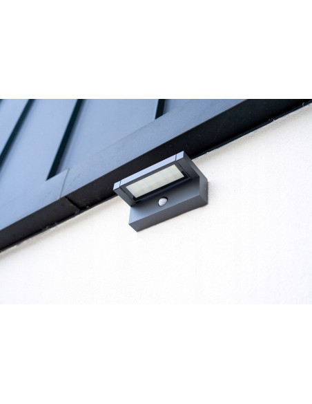 Nowoczesna lampa LED Ren RN20-KPIR 21W z czujnikiem ruchu, antracytowa, IP65 - do oświetlenia ogrodu i garażu