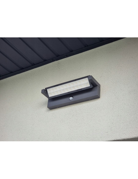 Nowoczesny kinkiet zewnętrzny Su-ma Ren RN-KPIR z czujnikiem ruchu i zmierzchu, LED 27W, antracytowy, IP65