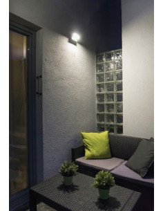 Nowoczesny kinkiet ogrodowy Rota RT-K100 z regulacją kierunku światła - eleganckie oświetlenie do Twojego ogrodu