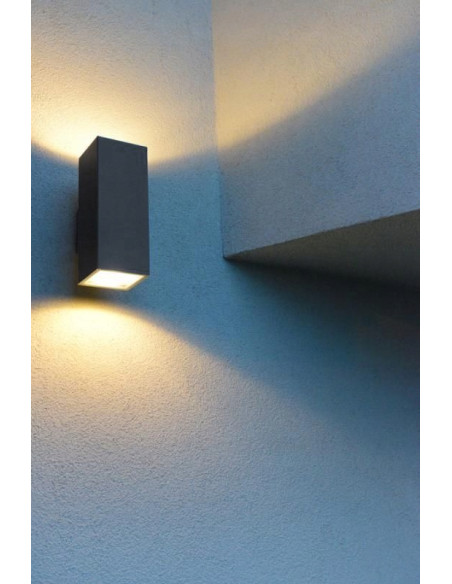 Lampa ścienna ADELA IP54 czarna z podwójnym oświetleniem, nowoczesny design do przestrzeni zewnętrznych