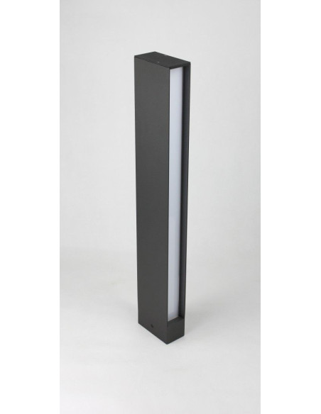 Nowoczesna lampa ogrodowa LED Su-ma LINEA 16702-600 - elegancka i energooszczędna lampa do przestrzeni zewnętrznych.