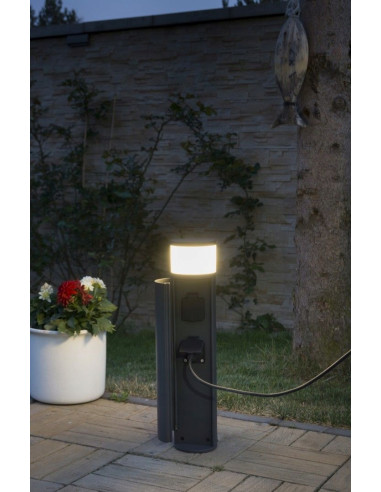 Lampa ogrodowa Su-ma Elborn EL3113 z gniazdami, aluminiowa, IP54, nowoczesny design do przestrzeni zewnętrznych