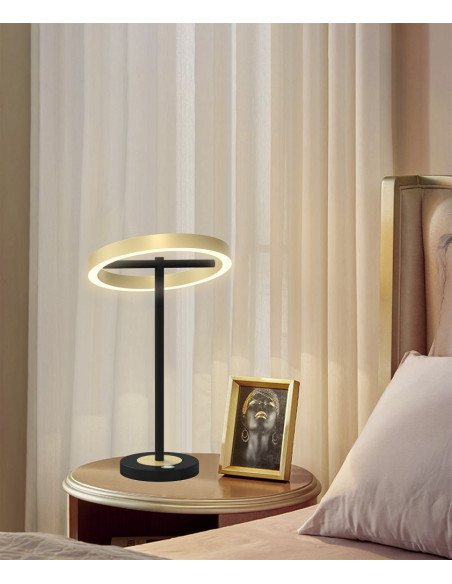 Nowoczesna lampka stojąca BREST z dotykowym ściemniaczem, czarna i złota, z LED - styl i funkcjonalność w jednym.