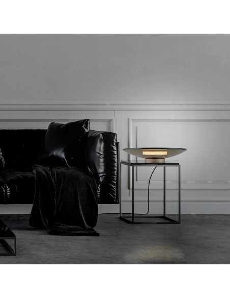 Lampa stołowa PURE MOON - nowoczesne LED w bursztynowym kolorze, stworzona dla eleganckich wnętrz