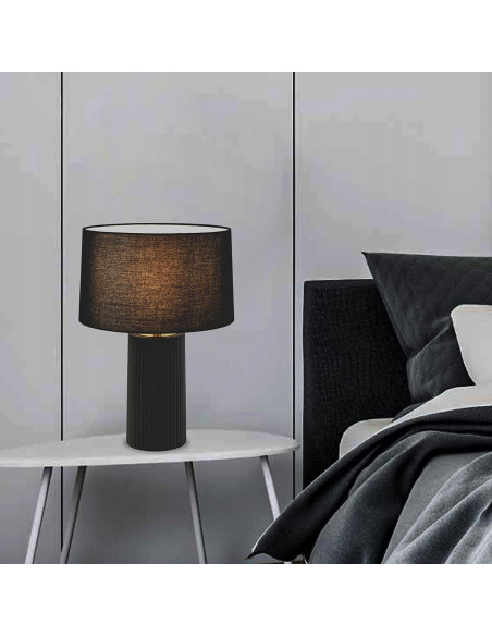 Lampa stołowa Tokio w czerni i złocie - elegancki akcent do każdego wnętrza, idealna do salonu i sypialni.