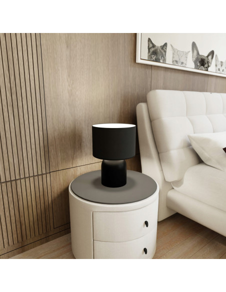 Lampa nocna Aspen z eleganckim czarno-żółtym abażurem - idealna do stylowych wnętrz i wieczornego czytania